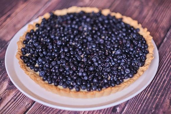 Tarta z jagodami i budyniem jaglanym