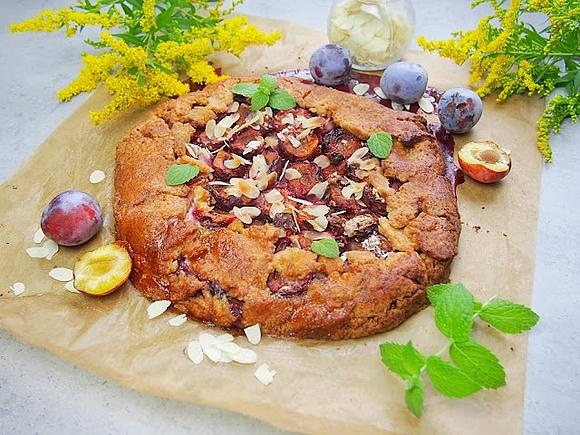 Rustykalna tarta ze śliwkami