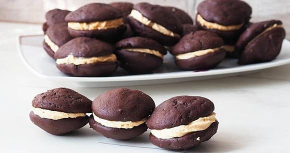 Whoopie pies przepisy na popularne ciasteczka z kremem