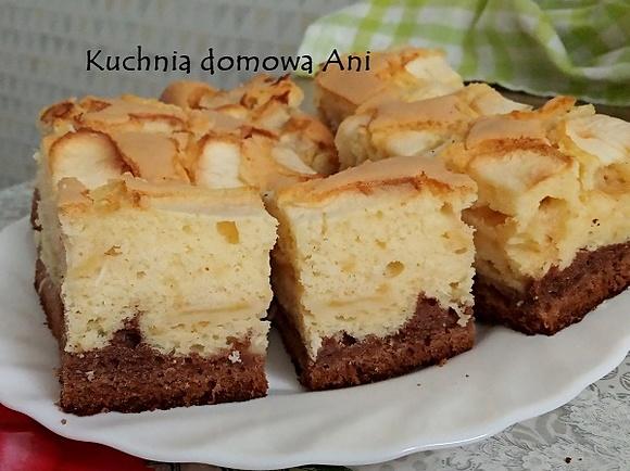 Ciasto biszkoptowe z jabłkami
