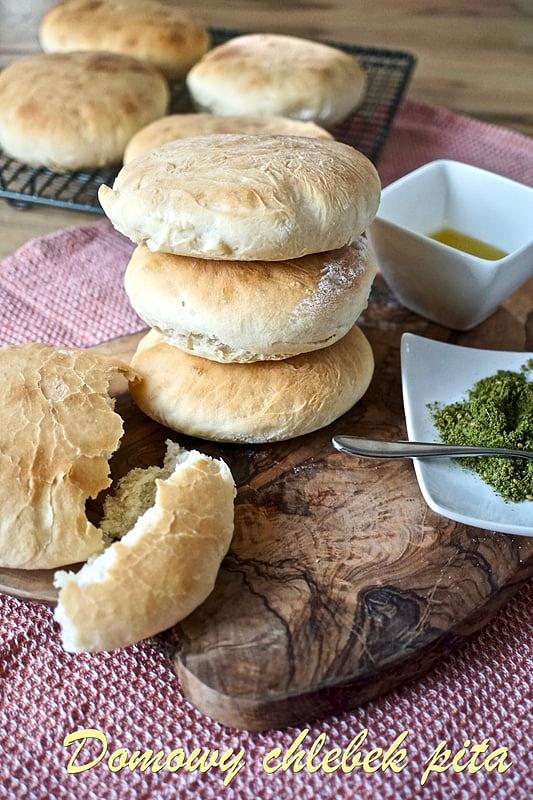 Domowy chlebek pita