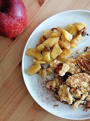 Omlet cesarski z duszonymi jabłkami