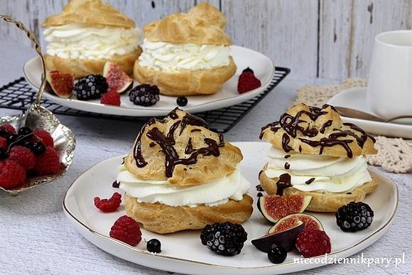 Ptysie z bitą śmietaną i mascarpone