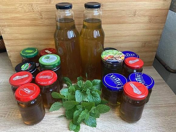 Syrop z melisy - prosty i szybki przepis na dodatek do herbaty