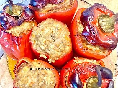 Faszerowana papryka mięsem mielonym i kaszą bulgur