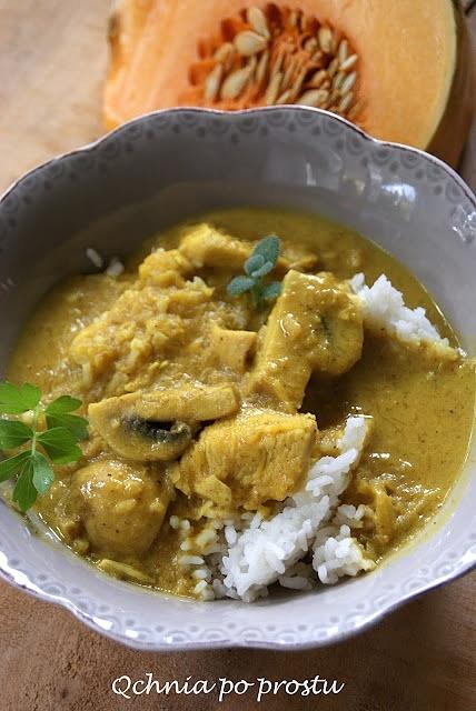 Curry z kurczakiem, dynią i pieczarkami