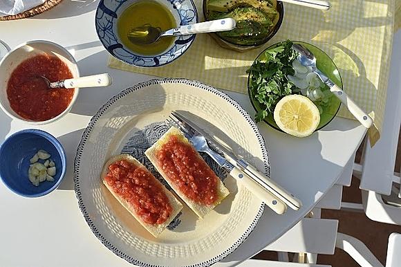 Pan con tomate czyli chleb z pomidorem