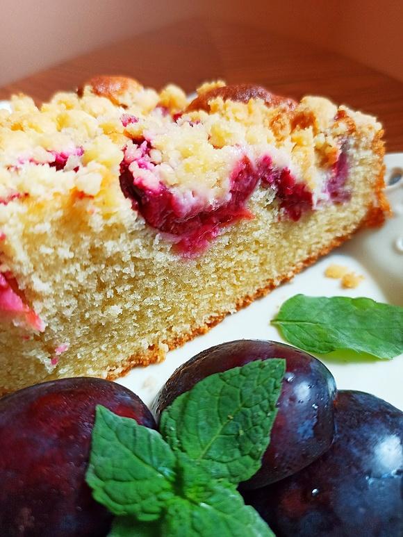Ciasto budyniowe ze śliwkami