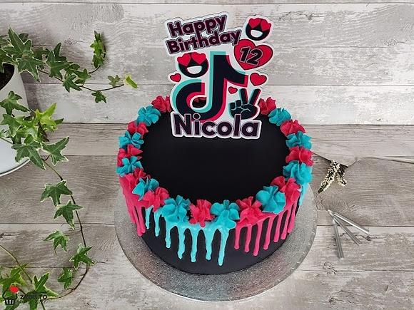 Tort urodzinowy w stylu TikTok
