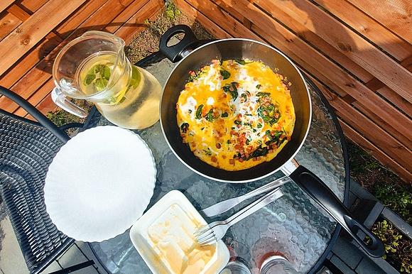 Omlet ze szpinakiem bez mleka na śniadanie
