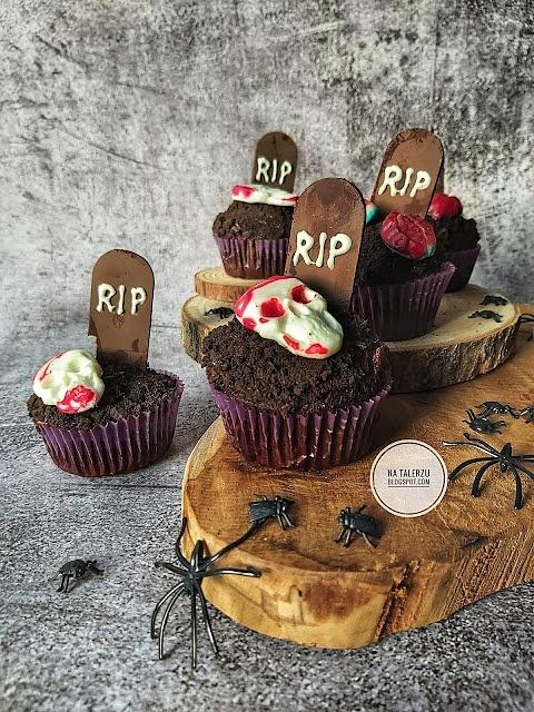 Czekoladowe muffinki na Halloween cmentarne