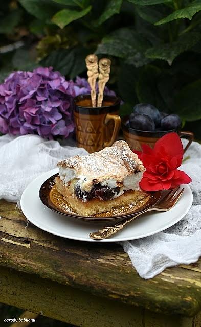 Ciasto Louise z kokosem i śliwkami