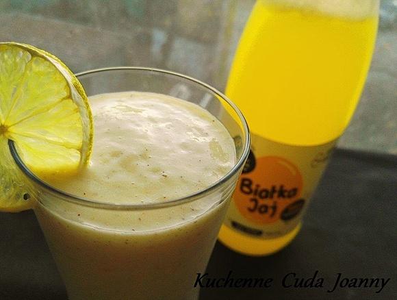 Koktajl proteinowy z mango i kiwi