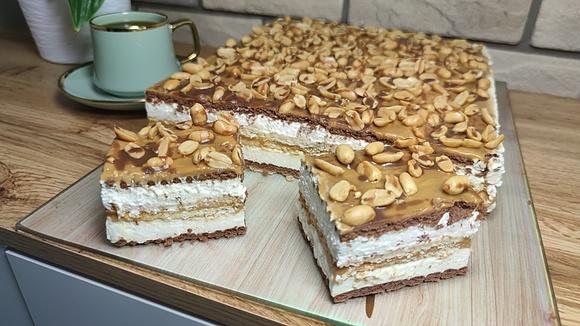 Snickers z mascarpone bez pieczenia