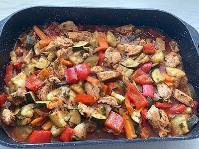 Pieczone leczo z papryki i cukinii