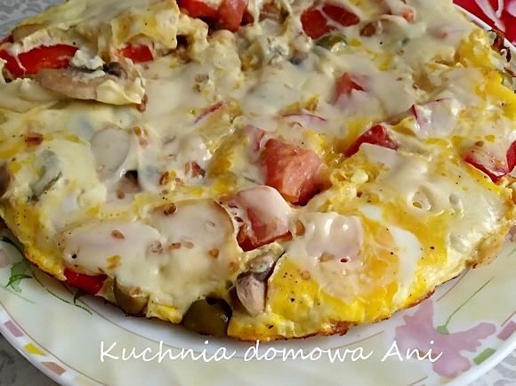 Omlet warzywny z pieczarkami