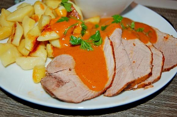 Pieczeń z szynki - klasyczne danie obiadowe