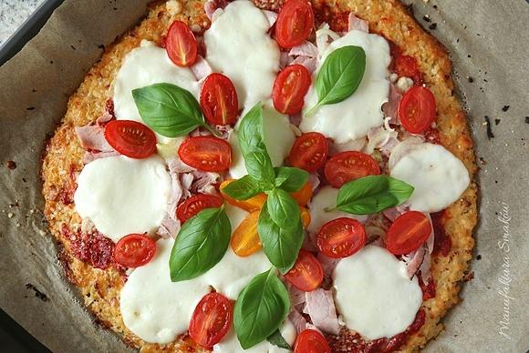 Pizza na kalafiorowym spodzie