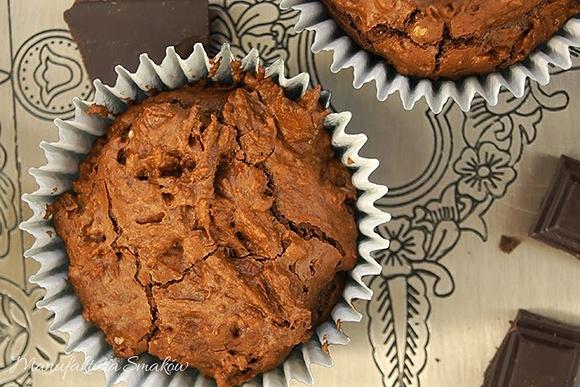 Czekoladowe babeczki brownie z orzechami