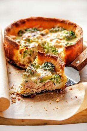 Quiche z łososiem i brokułami