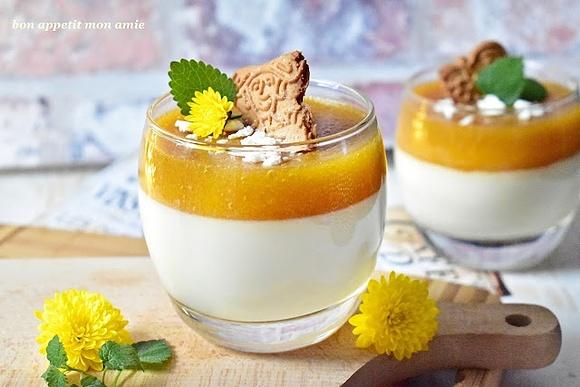 Panna cotta z musem mango i persymony