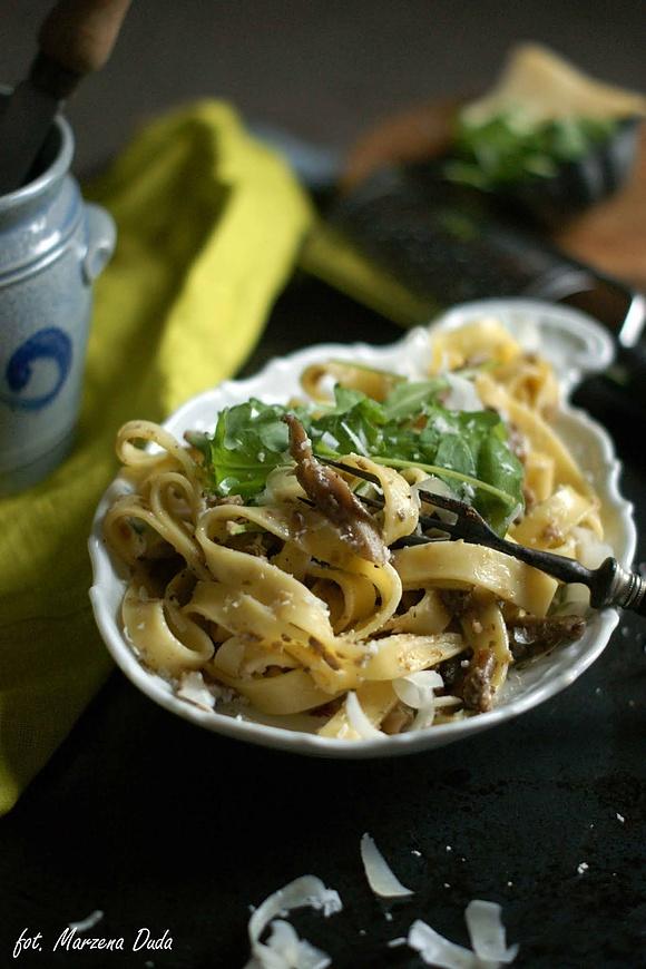 Tagliatelle w sosie truflowym z boczniakami