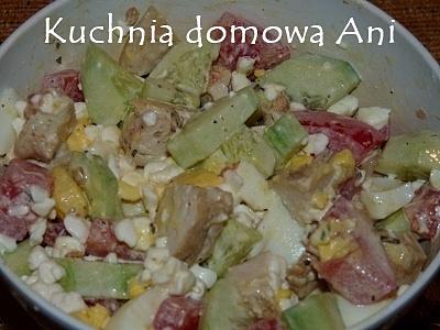 Sałatka z kurczakiem i serkiem wiejskim