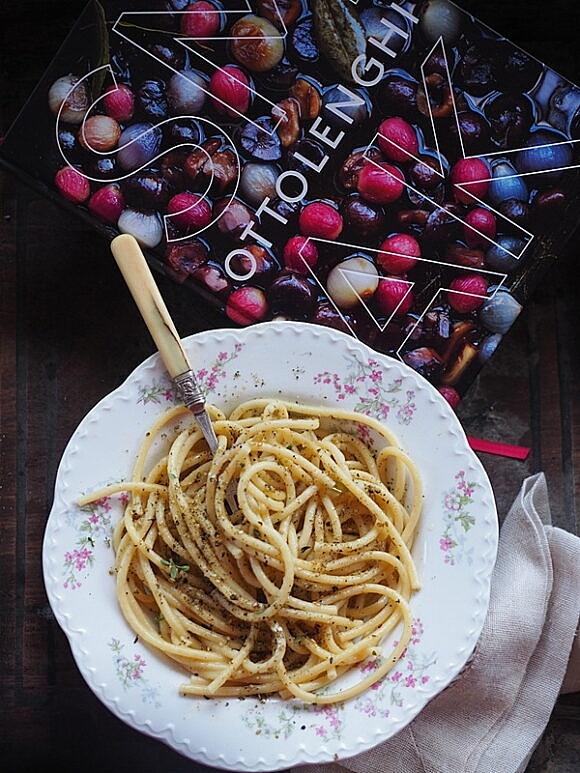 Cacio e pepe z za’atarem – smak Ottolenghiego