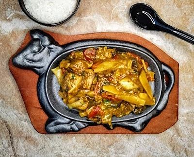 Kurczak z bambusem i pak choi