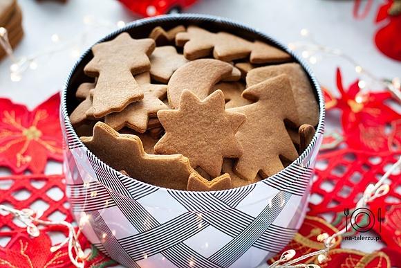 Szwedzkie pierniczki pepparkakor na święta bożego narodzenia