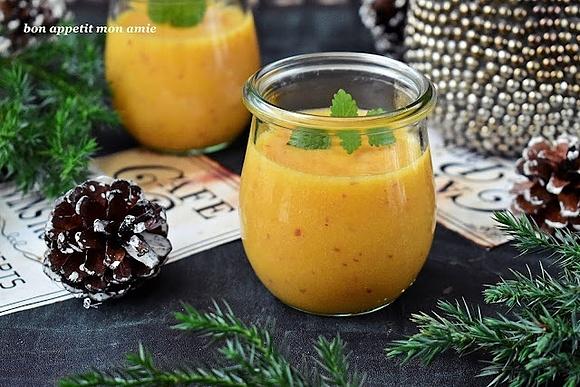 Grudniowy koktajl pomarańczowy