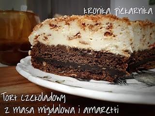 Tort czekoladowy z masą migdałową i ciasteczkami amaretti