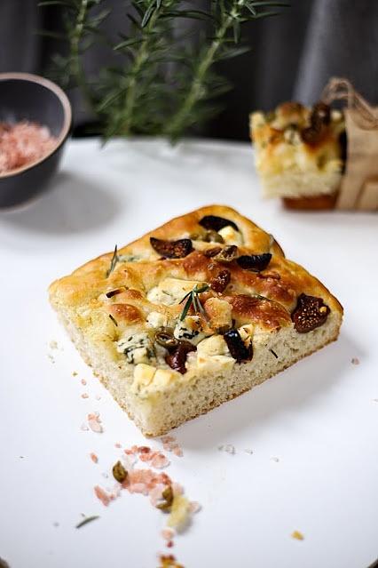 Focaccia z solą rozmarynową