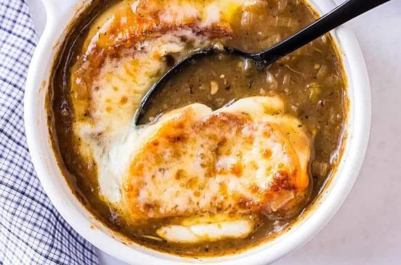 Francuska zupa cebulowa