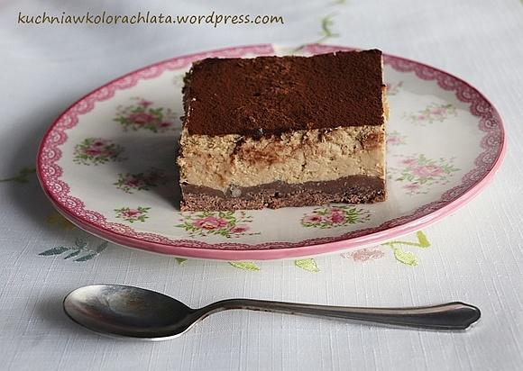 Sernik tiramisu z kawą i migdałami na święta