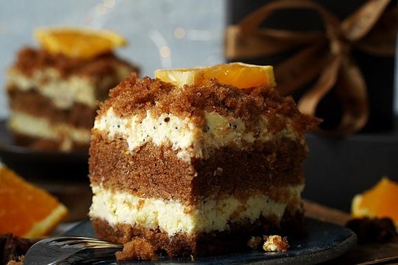 Ciasto piernikowe z kremem makowo-pomarańczowym