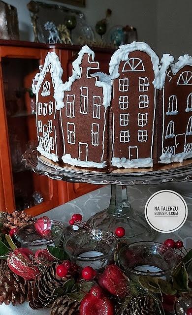 Tort bożonarodzeniowy chałwowo-sezamowy