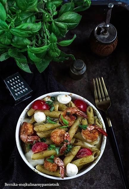 Makaron z pesto i krewetkami