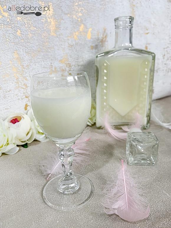 Likier kokosowy - domowy przepis na pyszny napój alkoholowy