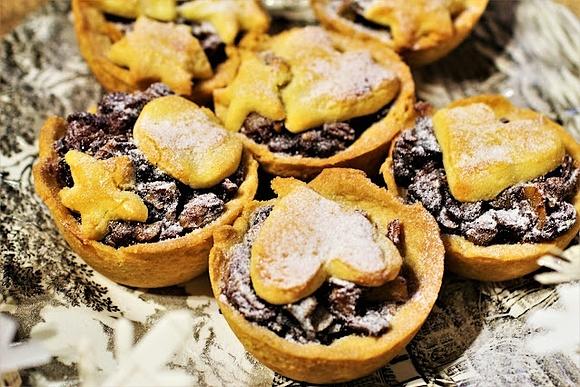 Celebrations season i przepis na tradycyjne brytyjskie mincemeat pie w dwóch odsłonach