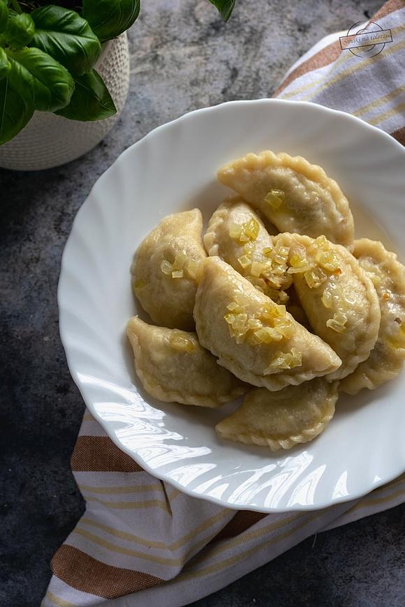 Pierogi z kaszą gryczaną i twarogiem
