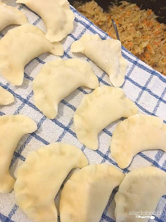 Pierogi z kiszoną kapustą