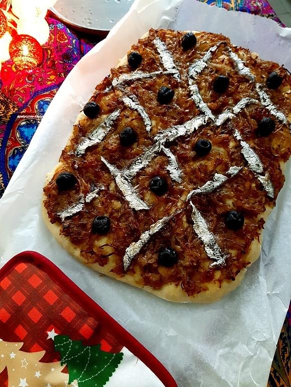Pizza z południa Francji Pissaladiere