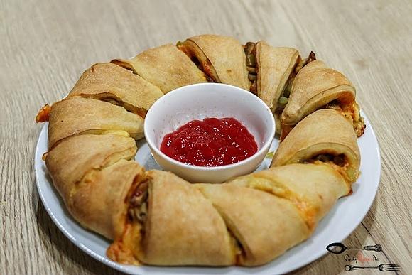 Wieniec pizzowy