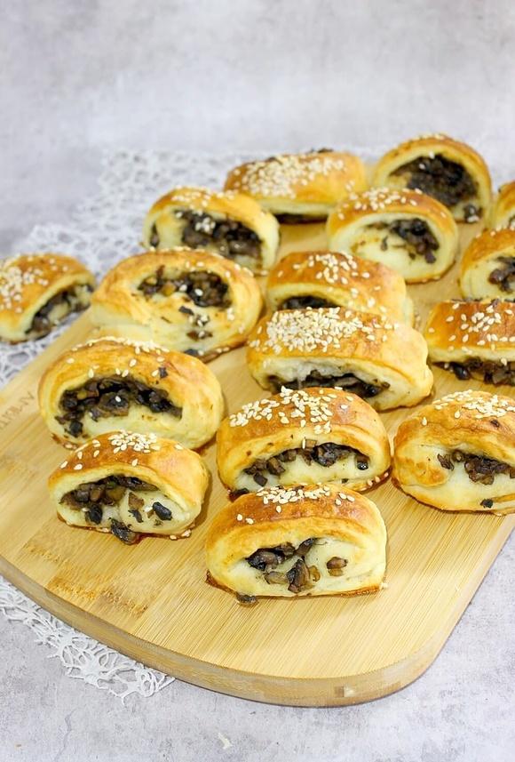 Imprezowe paszteciki z pieczarkami