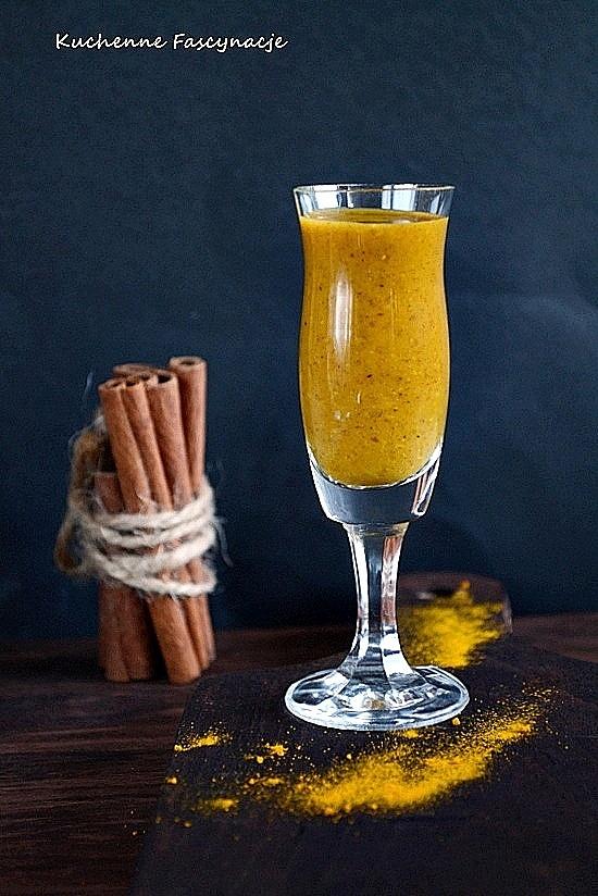 Kurkumowe smoothie z mandarynką