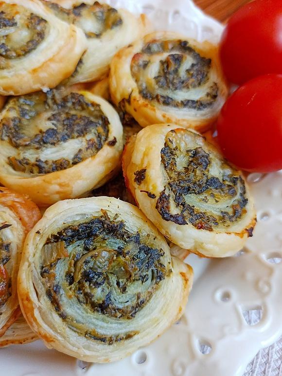 Ślimaczki francuskie ze szpinakiem i mozzarellą