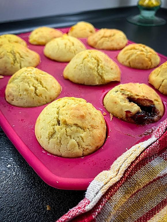 Muffinki z nadzieniem różanym