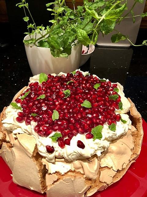 Beza z granatem i mascarpone