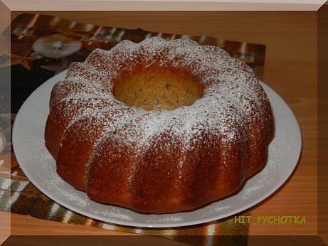 Babka orzechowa z mielonych orzechów laskowych